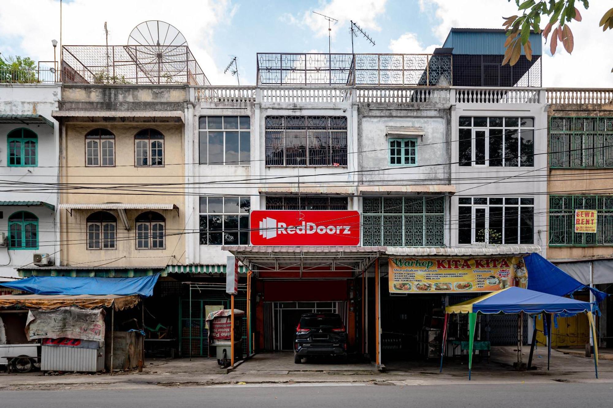 Reddoorz Near Rsud Dr Pringadi Medan 3 Hotel Bagian luar foto